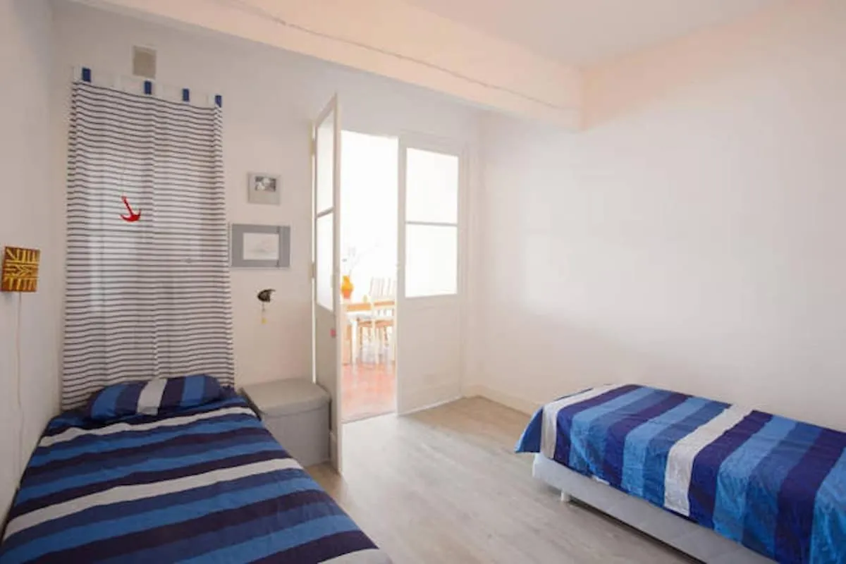 Spacious 2-Bed Apartment With Direct Port View, Free Parking La Ciotat France