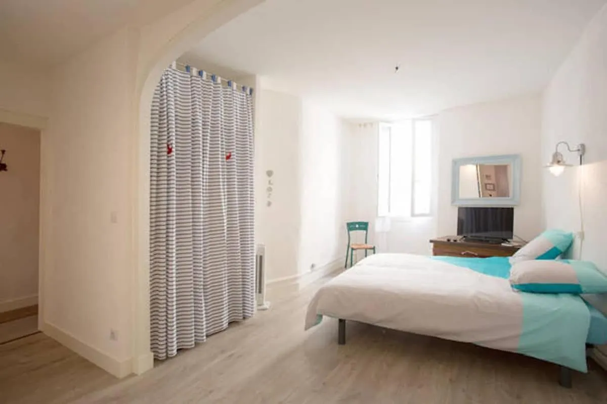 Spacious 2-Bed Apartment With Direct Port View, Free Parking La Ciotat